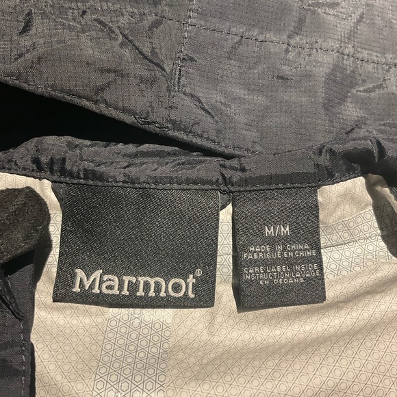 Marmot Men's black Waterproof hooded Jacket - Picture 5 of 7